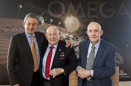 Stephen Urquhart, Alexei Leonov e Thomas Stafford / Foto: Divulgação OMEGA